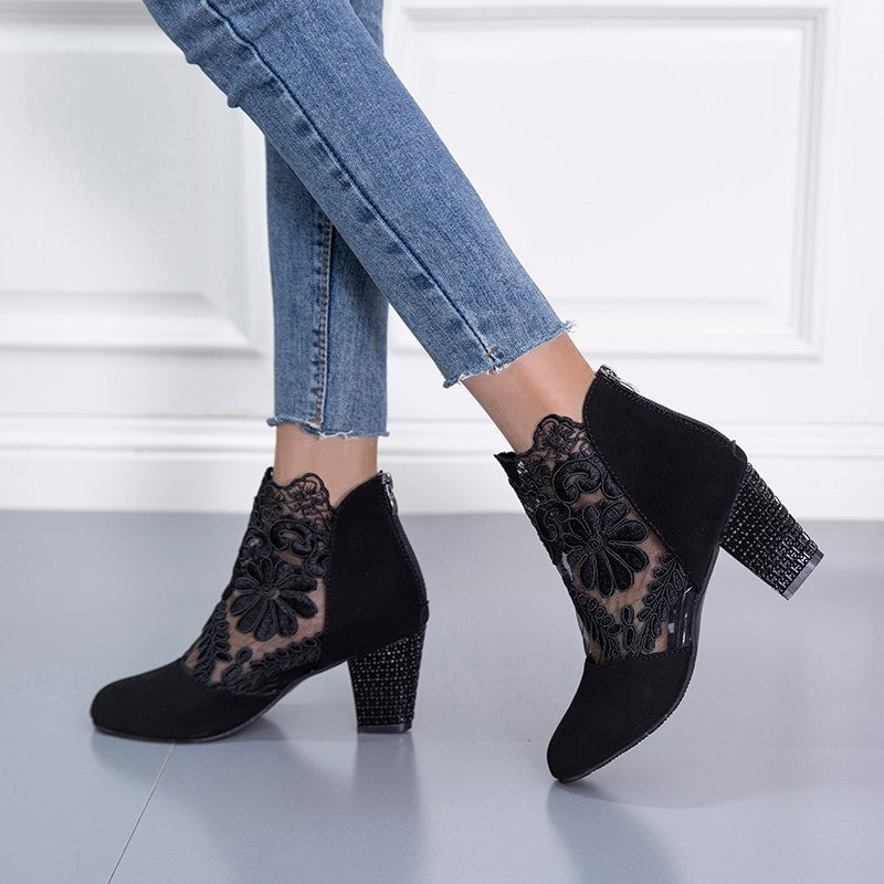 Élégance Lace – Escarpins à Talon Épais